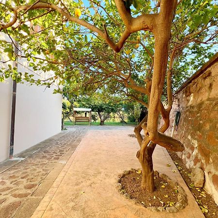 Exclusive Riverside House In The Center Of Bosa - Private Garden And Parking" Bosa Apartments Exterior photo