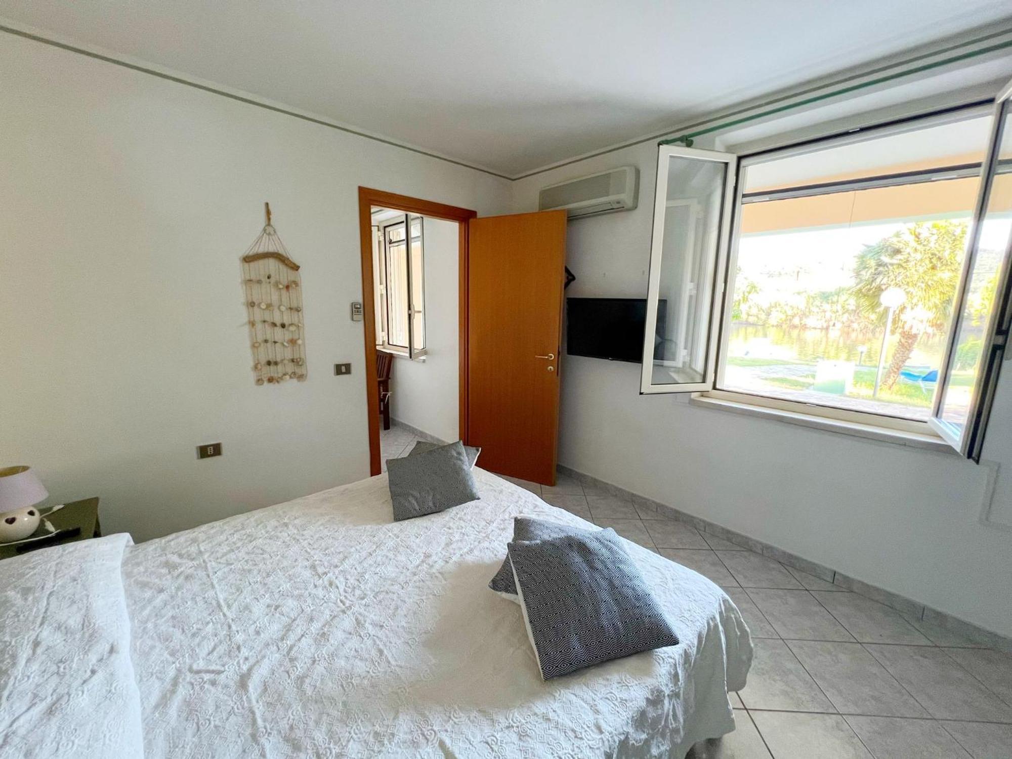 Exclusive Riverside House In The Center Of Bosa - Private Garden And Parking" Bosa Apartments Exterior photo